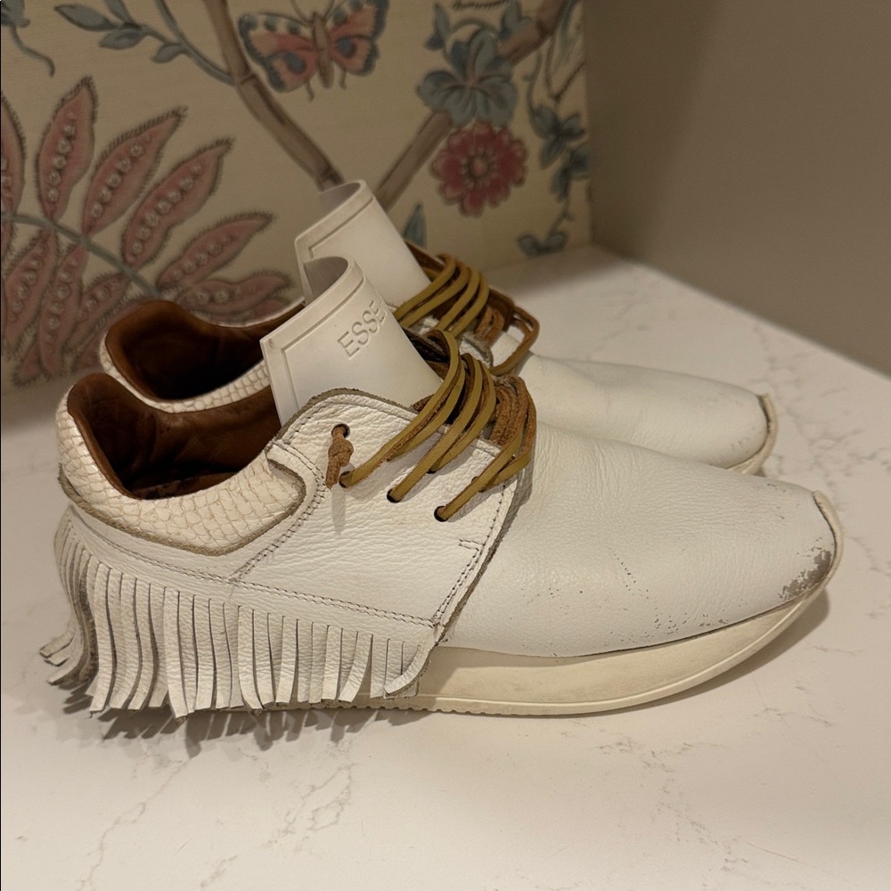 ESSUEutESSE white Leather Fringe Sneakers size 8